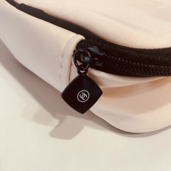 Chanel cosmetics makeup bag pouch - Picture 4 of 7